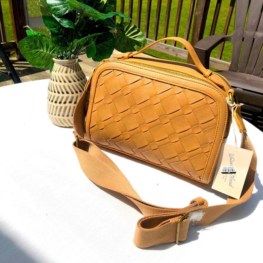 NWT Universal Threads Woven Spring Summer bag